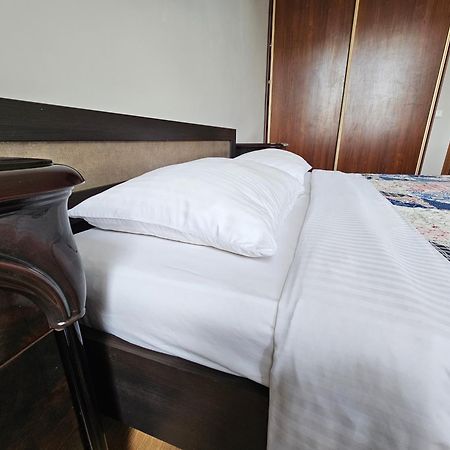 Ernaz Plus Apartments-Expo-Boulevard 130 Astana Dış mekan fotoğraf