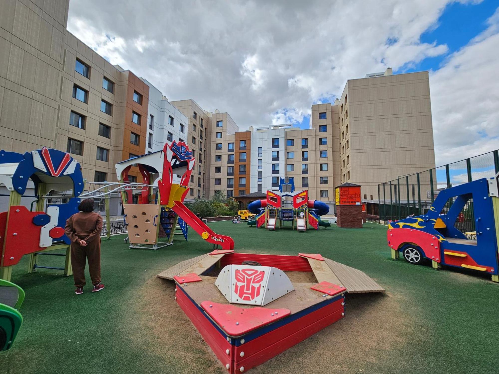 Ernaz Plus Apartments-Expo-Boulevard 130 Astana Dış mekan fotoğraf